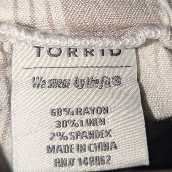 Torrid 0x Pull On Beige & Cream Striped Shorts with Belt - Picture 5 of 5